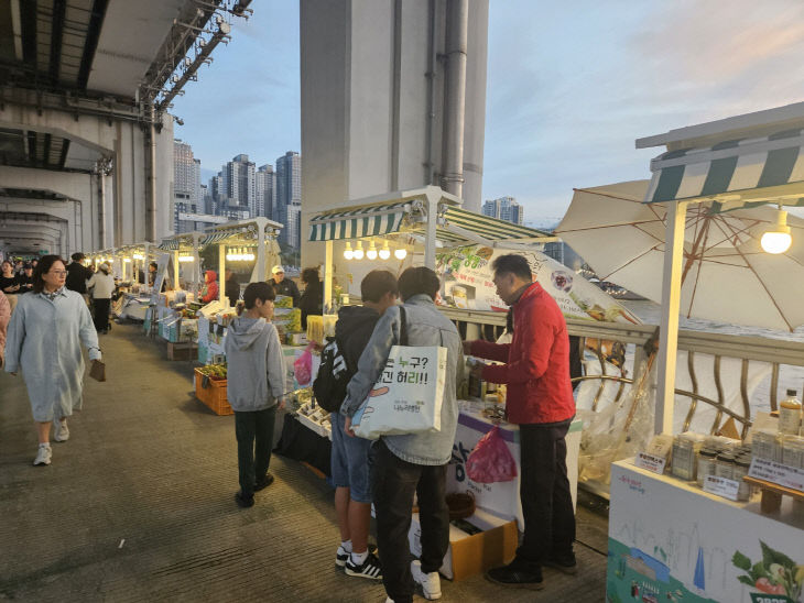 잠수교 뚜벅뚜벅 축제 장터 참가 모습 (1)