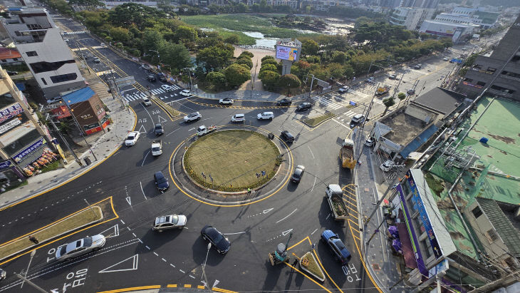 4. 중앙호수공원 사거리 회전교차로