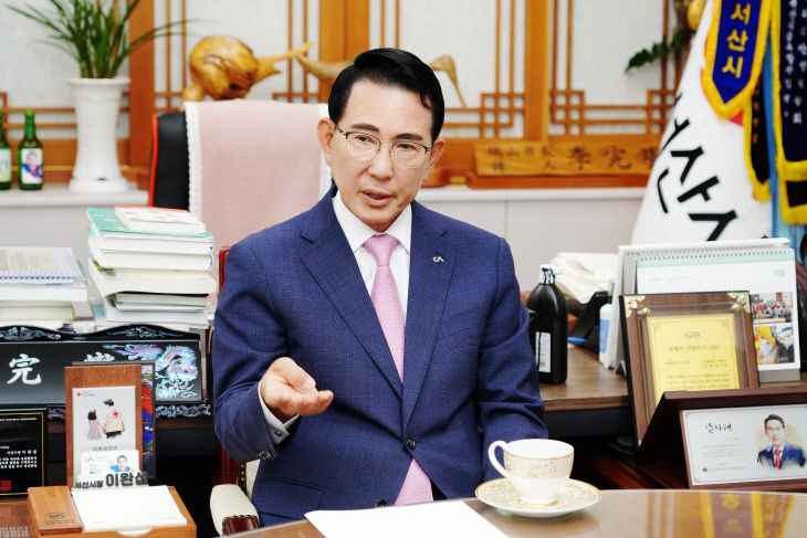 이완섭 서산시장, 임붕순 국장 인터뷰 모습1