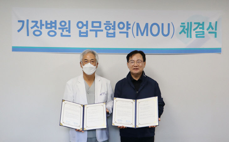 3-1.부산기장시니어클럽 박순규 관장(고 있다