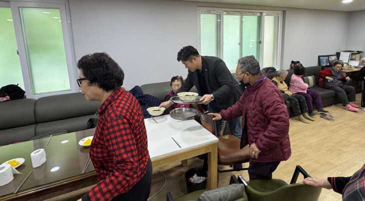 수원시의회 김동은 의원, ‘짜장면은 행복을 싣고’ 소통