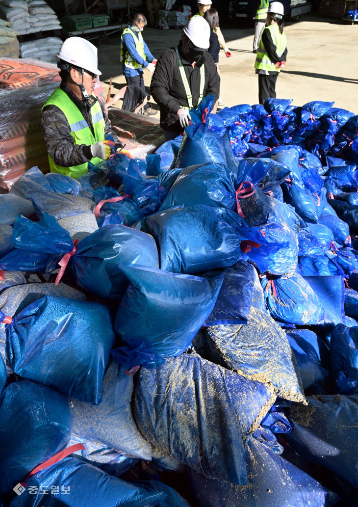 20251029-제설용 모래주머니 제작3