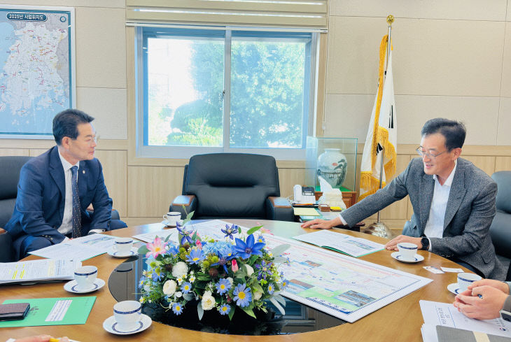 권익현 부안군수, 익산지방국토관리청 방문 현안사업 건의 (1)