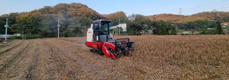 02-여주시농업기술센터 콩콤바인 임대사업 개시(2)