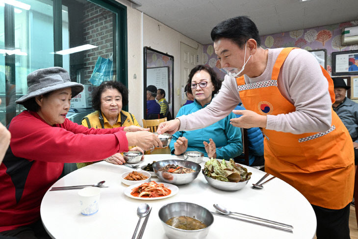 [포토]의정부시, 호동경로당 찾아 어르신들과 소통