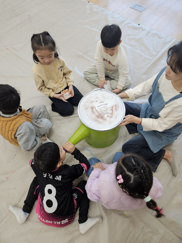 2-2 공주신월초병설유_오감으로 톡톡 행사 사진(2)