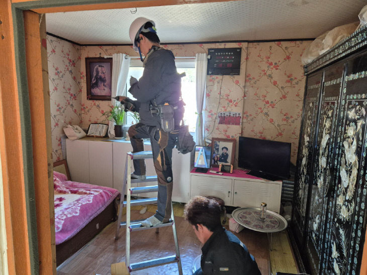 금성면 지역사회보장협의체, LED 전등 무선리모컨 지원 사업