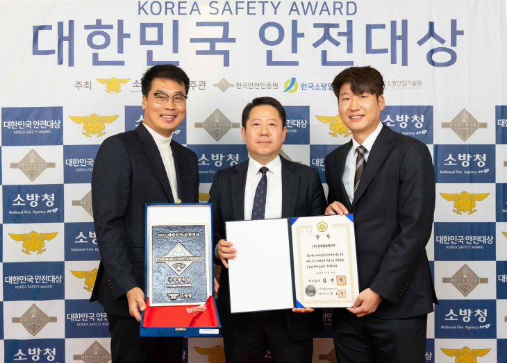 3일 현대엘리베이터 임직원들이 서울 중구 한국프레스센터에서