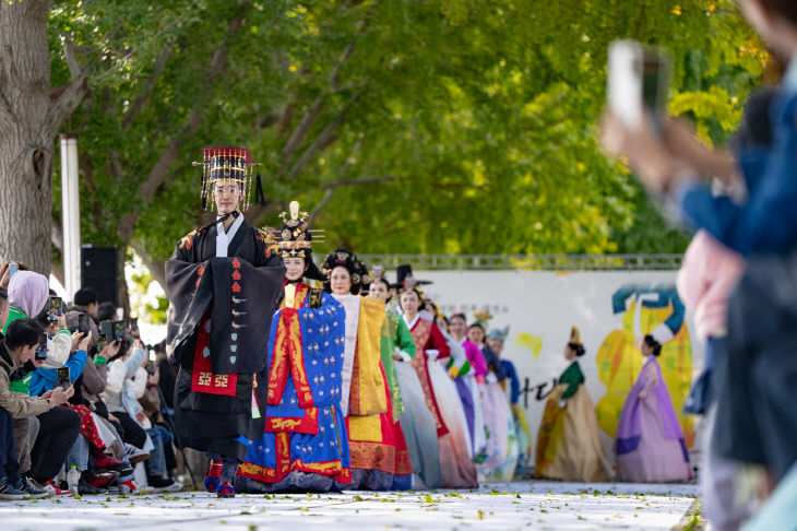 ‘장애 예술 한복 패션쇼’ 성황리 개최 (1)