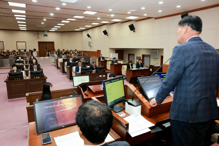 제천시의회 본회의 사진