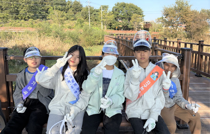 6-2. 논산 가야곡초등학교 수변생태공원 환경정화활동 실시_2