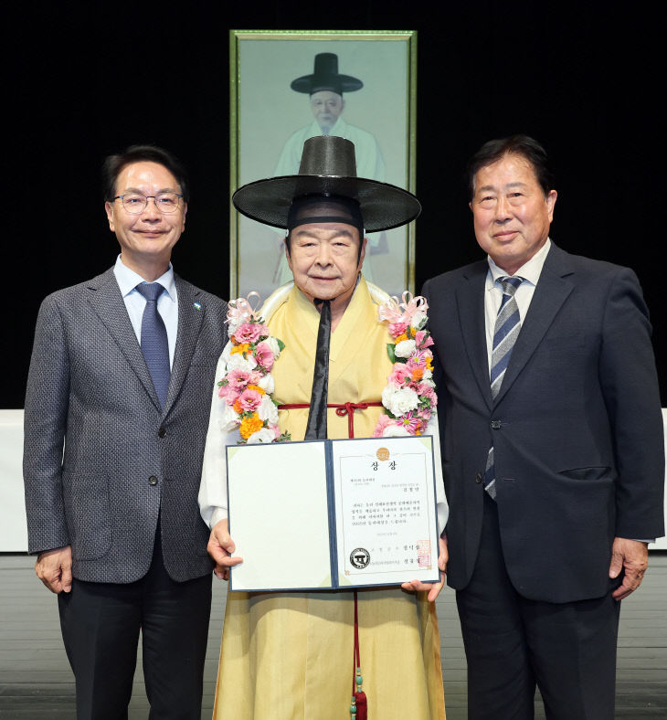제35회 동리대상 시상식_김청만 명고 (2)