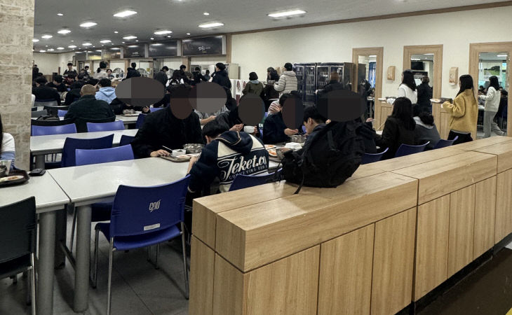 충남대 학생 식당 전경 22