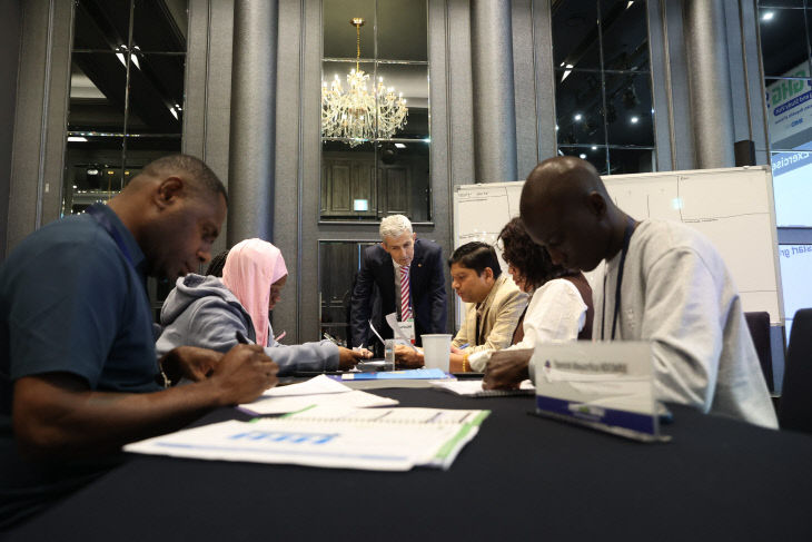 GHG-SMART 교육 프로그램에서 국가행동계획 개발 이론교육 모습