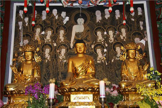 제주 관음사 대웅전 삼존불(2005)