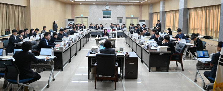 경기도의회 교행위, 14일간의 대장정 ‘2025년 행정사무감사’