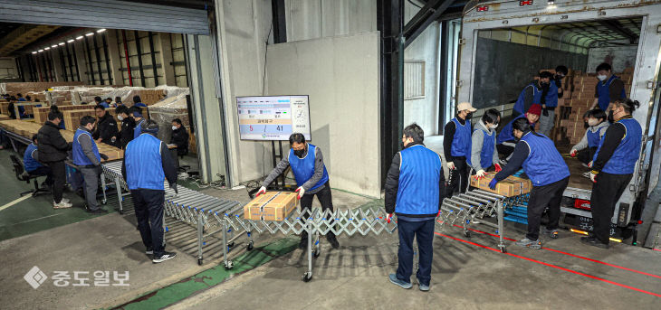 20251110-수능 문답지 배부7