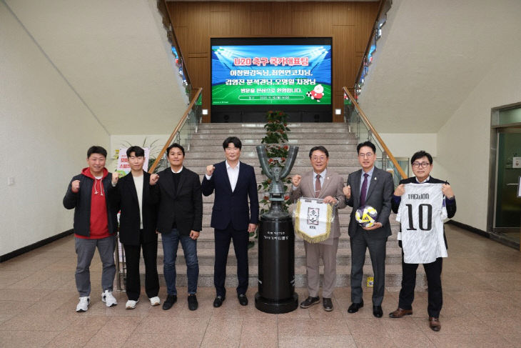 왼쪽부터 오명일차장, 김영진분석해시장,