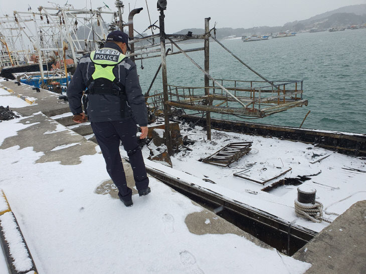 태안해경, 겨울철 항포구 안전순찰하는 모습