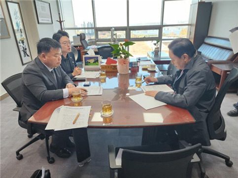 [사진 3] 이기홍 한돈협회장, 김선교, 정희용 의원 면담