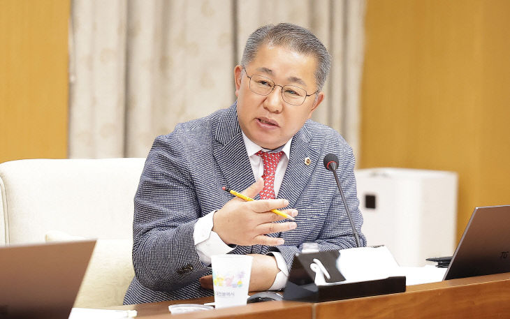 이한영의원 사진(행정사무감사)