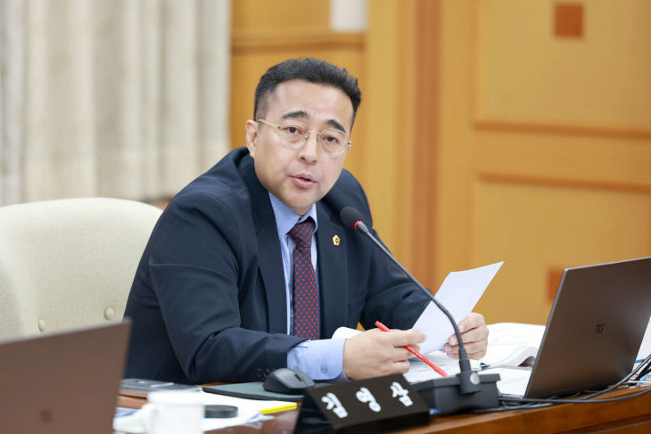 4. (사진자료) 김영삼 의원