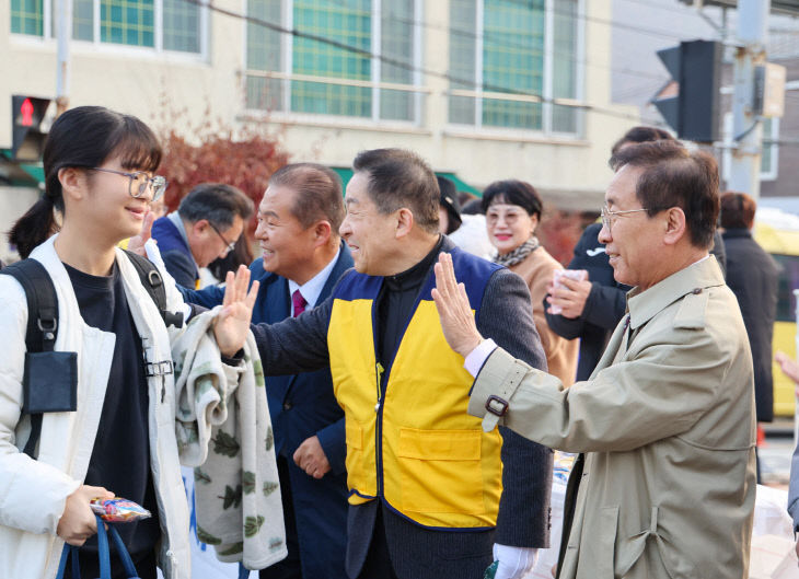 김문근 단양군수 26학년도 수능 격려(2)