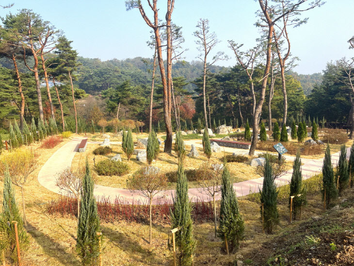 2.봉수산수목원 암석체험원 전경