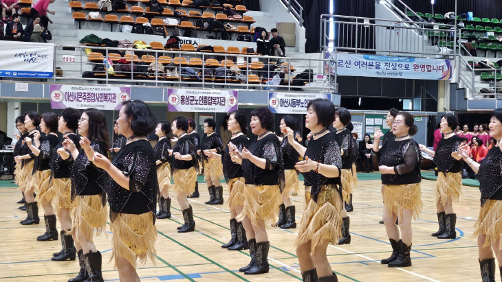 8.부여군노인종합복지관 라인댄스 대상 수상(2)