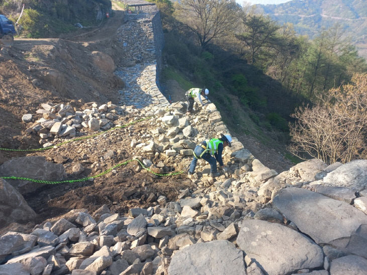 2. 계족산성 성곽 보수공사 마침내 재개-보수공사 현장 모습2