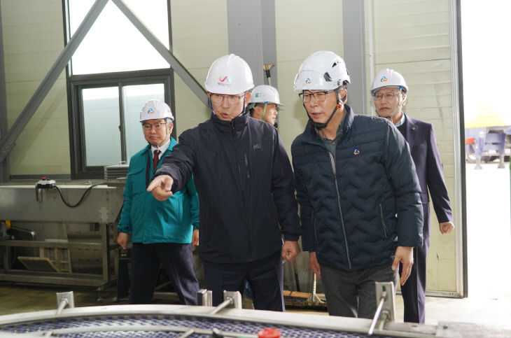 1. ②17일 이완섭 서산시장이 태경케미칼㈜을 방문했다.3