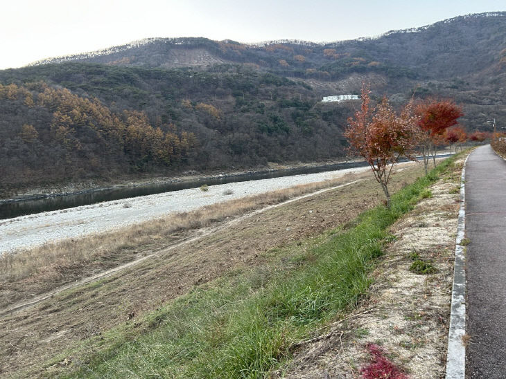 보도 2) 영춘면 상리 제방(1)