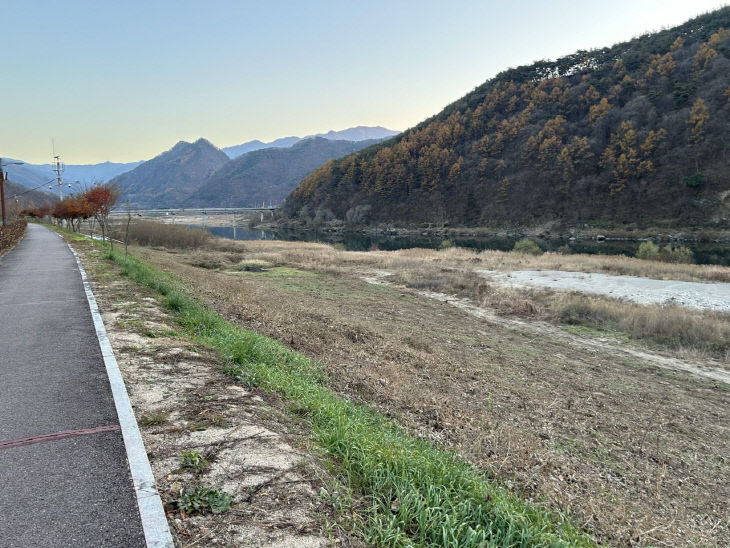 보도 2) 영춘면 상리 제방(2)