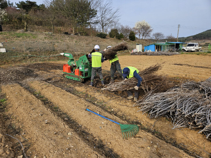 4. 영농부산물 파쇄지원단 운영 1