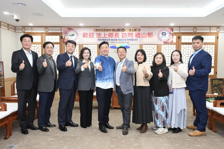 지상향 대표단 환담 모습(1)