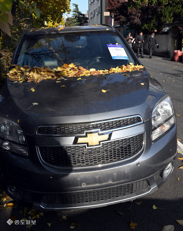 20251120-주택재건축 부지 내 차량 방치1