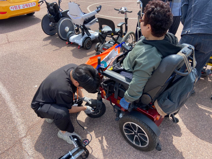 장애인보조기기 수리지원(전동휠체어 타 제공