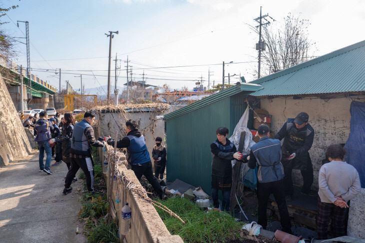 전국공무원노동조합 증평군지부 연탄나눔 봉사 1