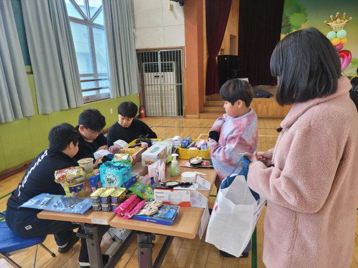 예산 신양초,‘사랑나눔 바자회’개최1