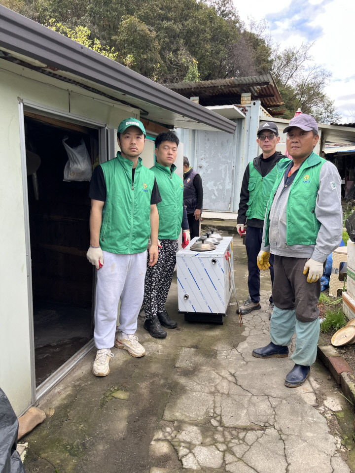 새마을지도자 신서면협의회, 취약가구 연탄보일려 교체 및 라면