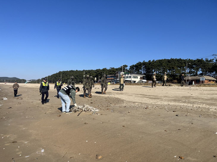 태안해경-유관기해양 마약류 유입 차단을 위한 합동 수색(3)