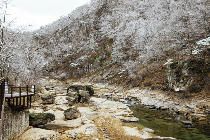 보도 1) 지난해 하선암 설경 (1)