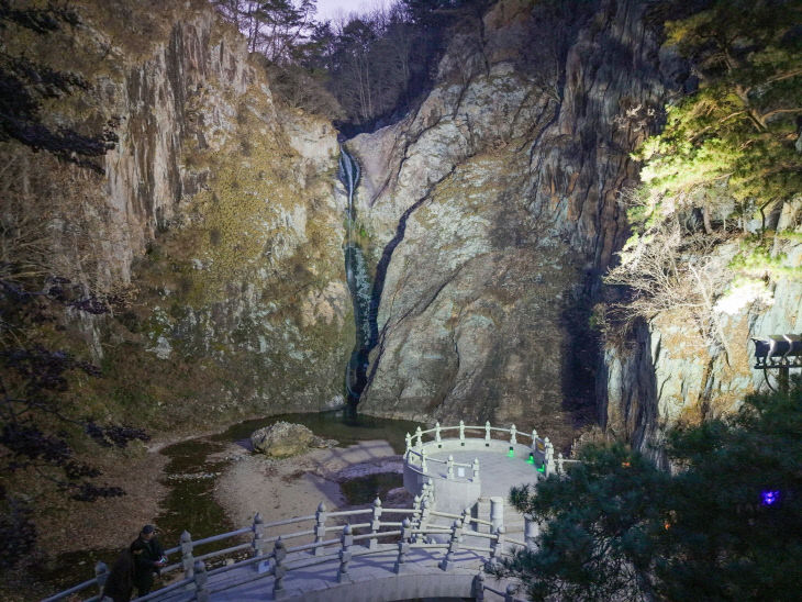 1. 심천면, 옥계폭포 경관개선으로 방문객 만족도 높인다 (1)