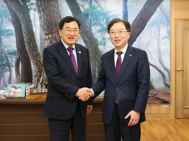 경주시 오스카 츠요시 주부산일본총영사 예방