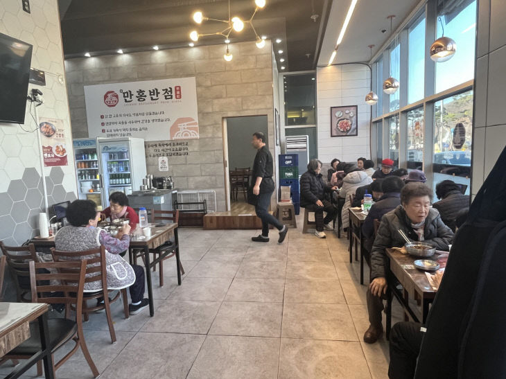 7.만홍반점 짜장면 나눔 행사 모습