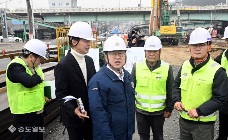 20251211-이장우 시장 트램현장 방문1