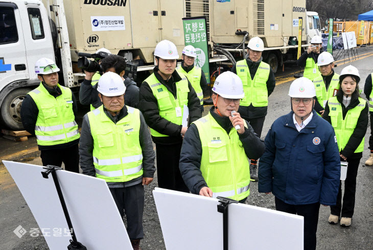 20251211-이장우 시장 트램현장 방문2