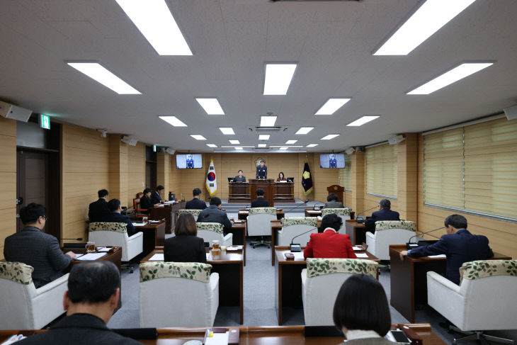 보도자료 사진(부여군의회 제297회 정례회 마무리) (1)