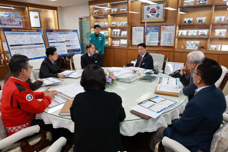 1. 영동군, 내년 상반기 군민 1인당 50만 원 ‘