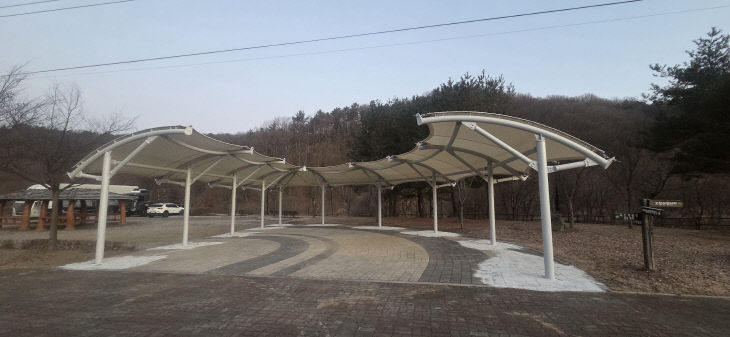청주시, 오창 미래지테마공원 캠핑장 그늘막 설치 완료.
